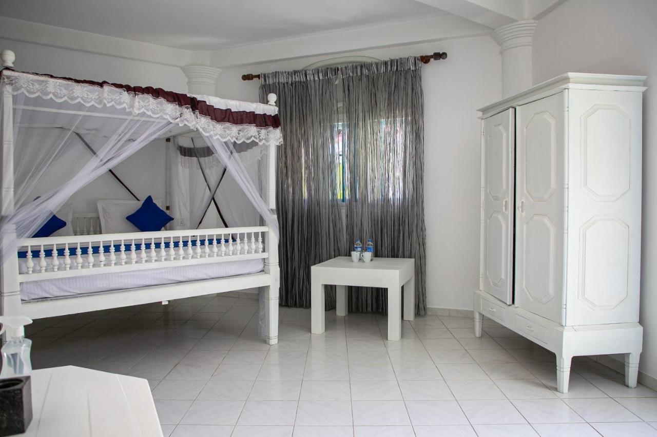 Alma Beach Hotel Weligama Exterior photo